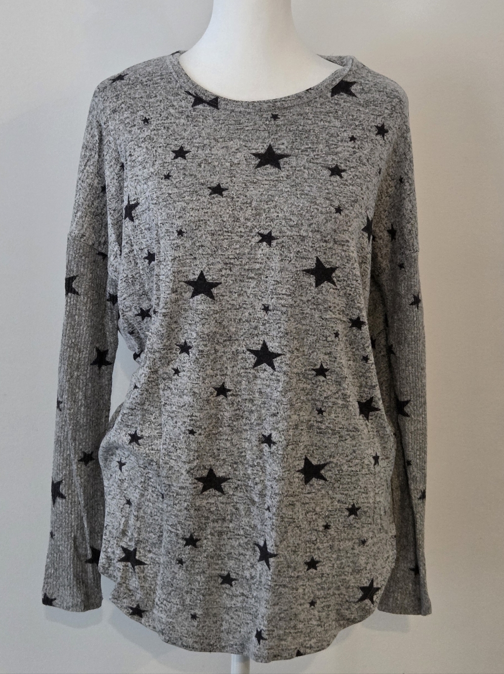 Buffalo David Bitton Gray Top with Black Star Print